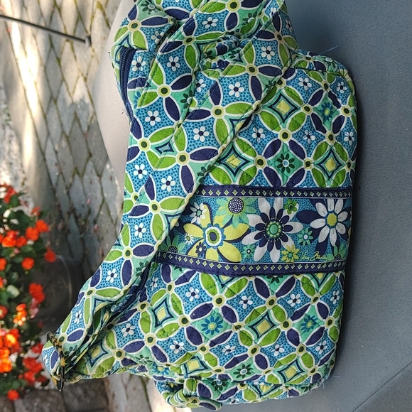 Vera Bradley Daisy Maggie quilted lime green and blue crossbody/shoulder bag - Picture 2 of 6